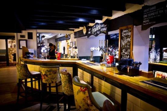 The Bull Hotel Downton  Exteriör bild